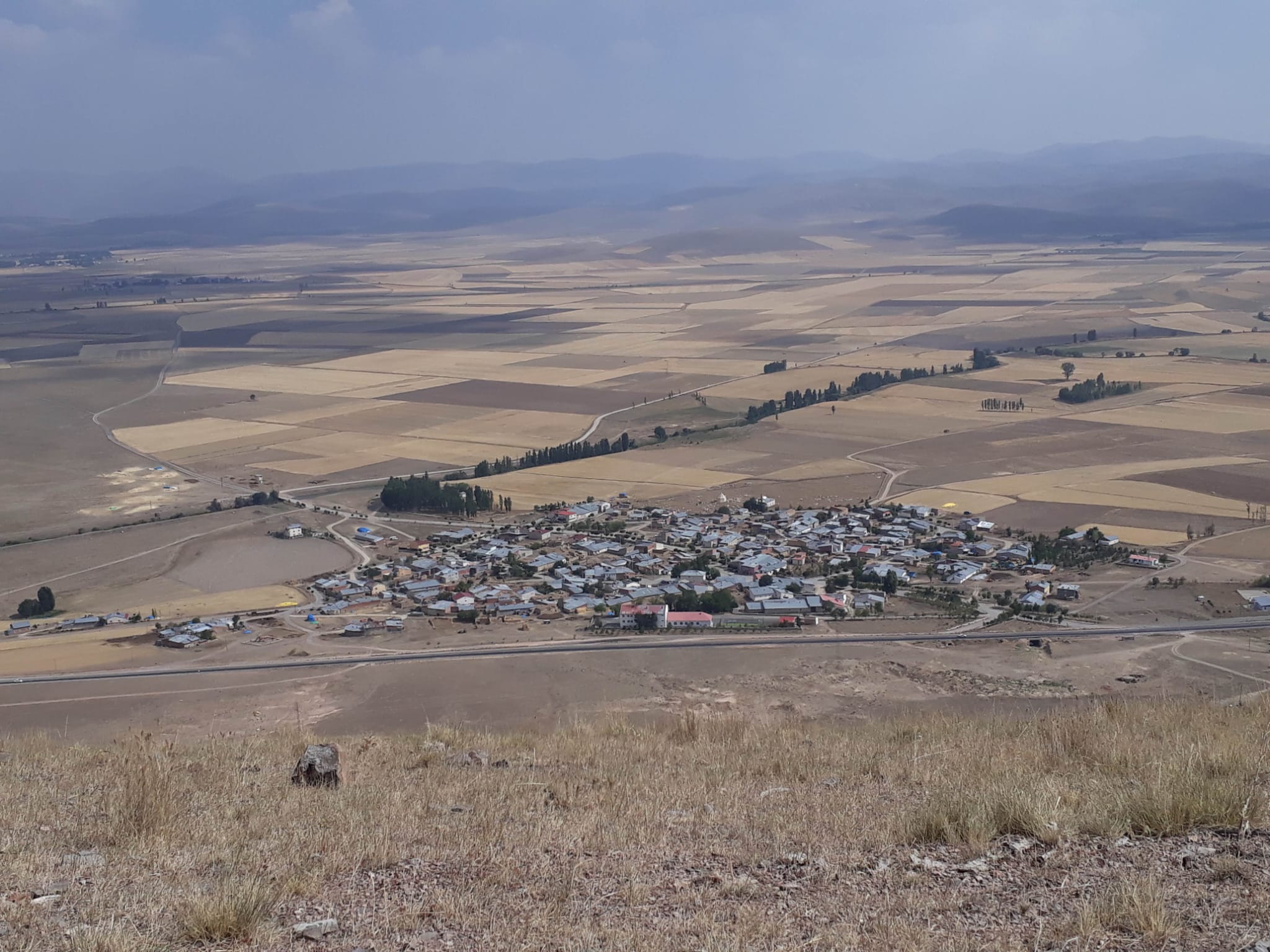 2021 Tarihli Dağdan çekilmiş köyümüzün resmi..